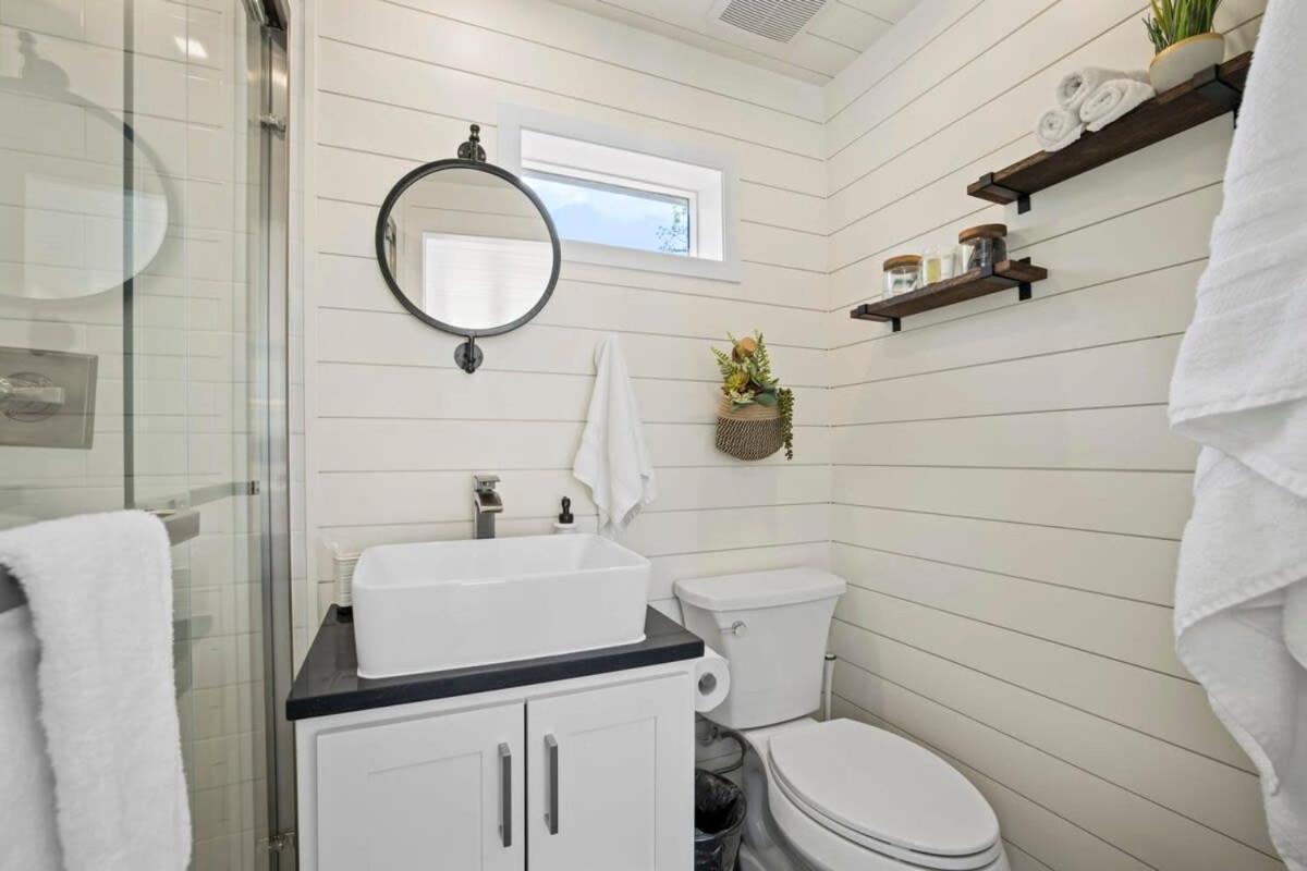 Hébergement de vacances New! Luxury Shipping Container The Desert Escape *